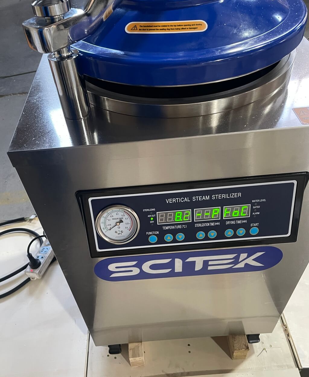 Esterilizador de vapor de presión vertical