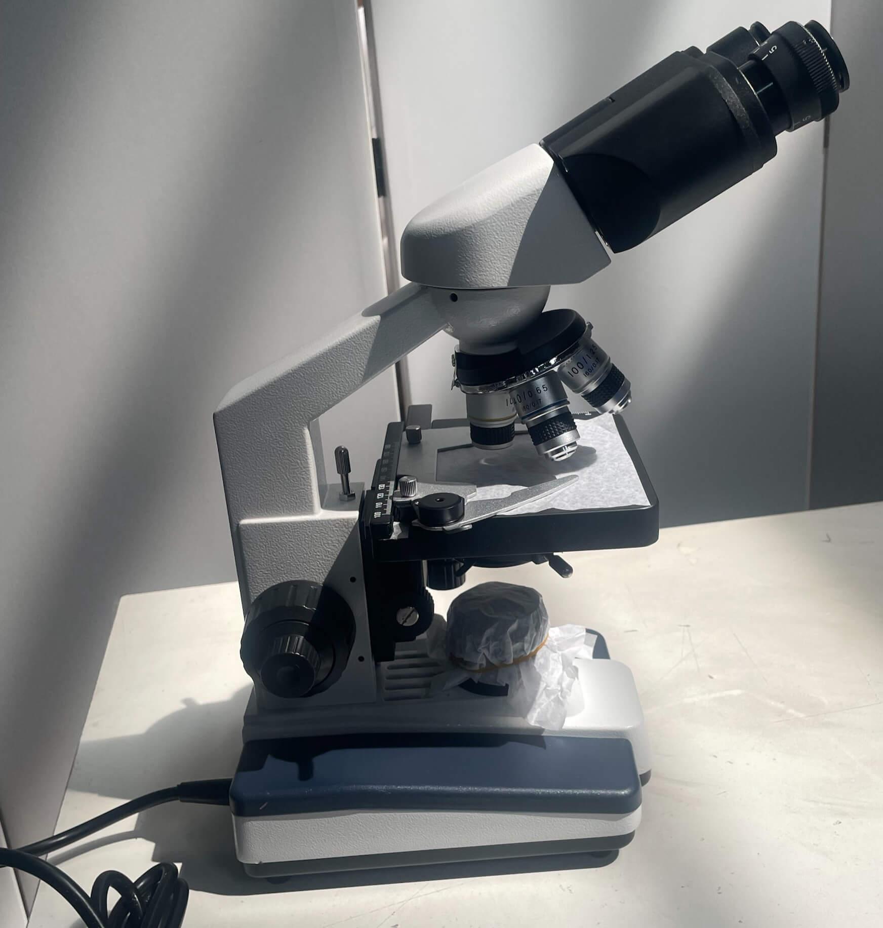 Microscopio biol&oacute;gico (4)